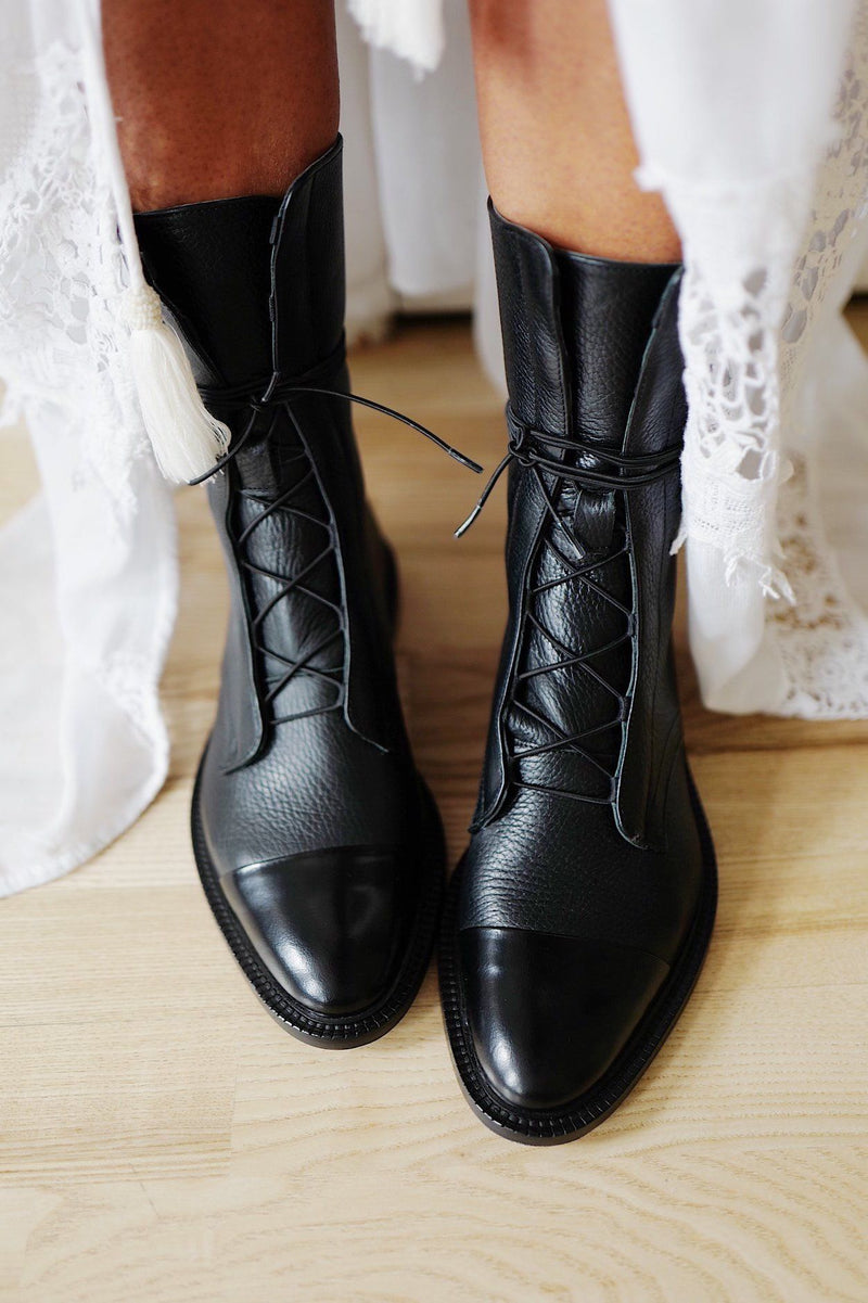 Round Toe Lace Up Martin Boots