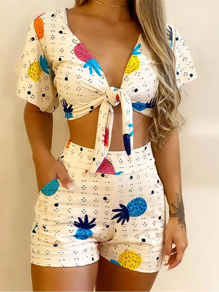 Women's Sets Printed V-Neck Knotted Crop Top & Shorts Two-Piece Set